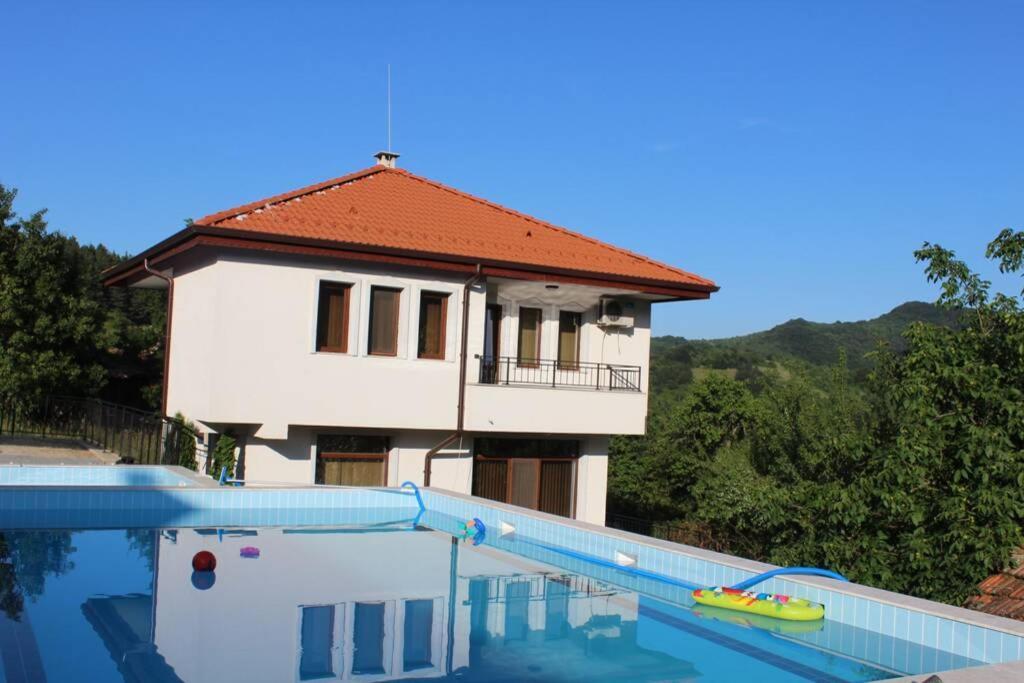 Бадевски Рай- Къща София Veliko Tŭrnovo Exterior photo