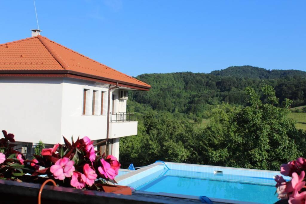 Бадевски Рай- Къща София Veliko Tŭrnovo Exterior photo